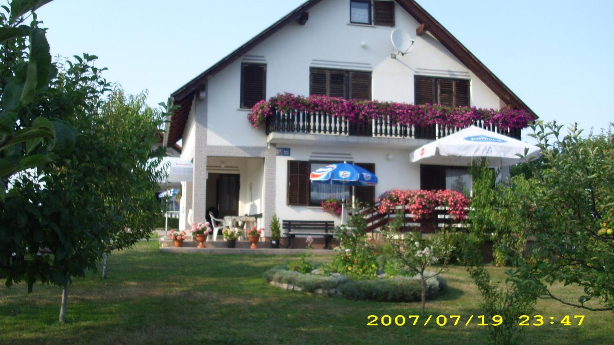 Guest House Adrijana Selište Drežničko Zewnętrze zdjęcie