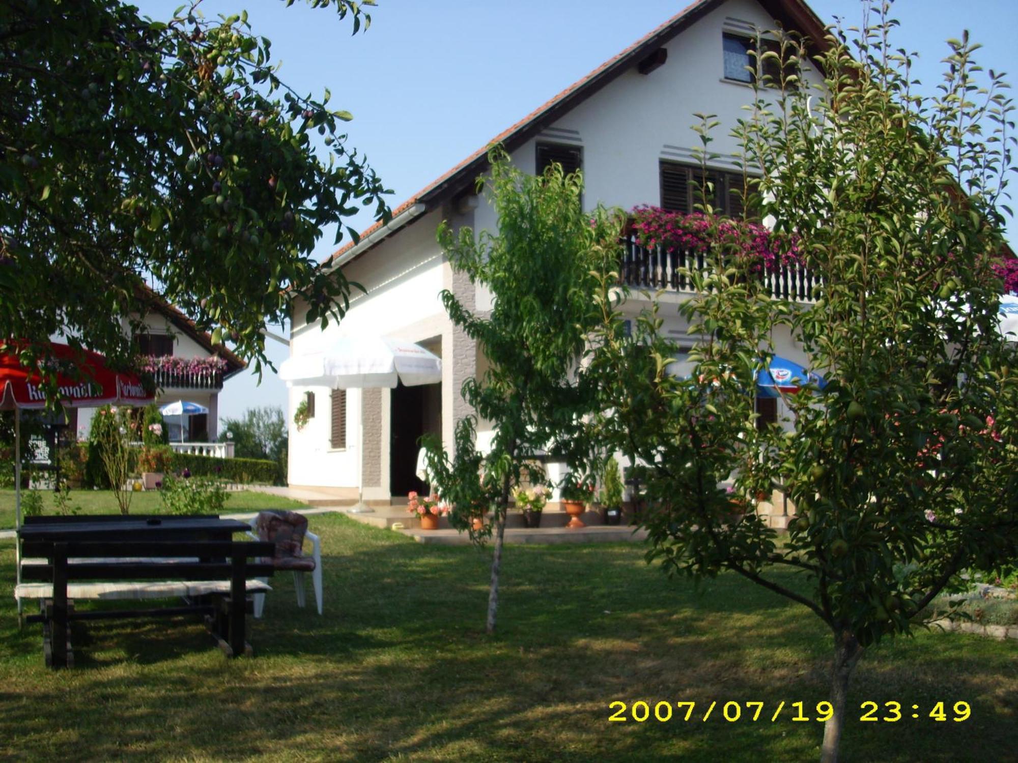 Guest House Adrijana Selište Drežničko Zewnętrze zdjęcie