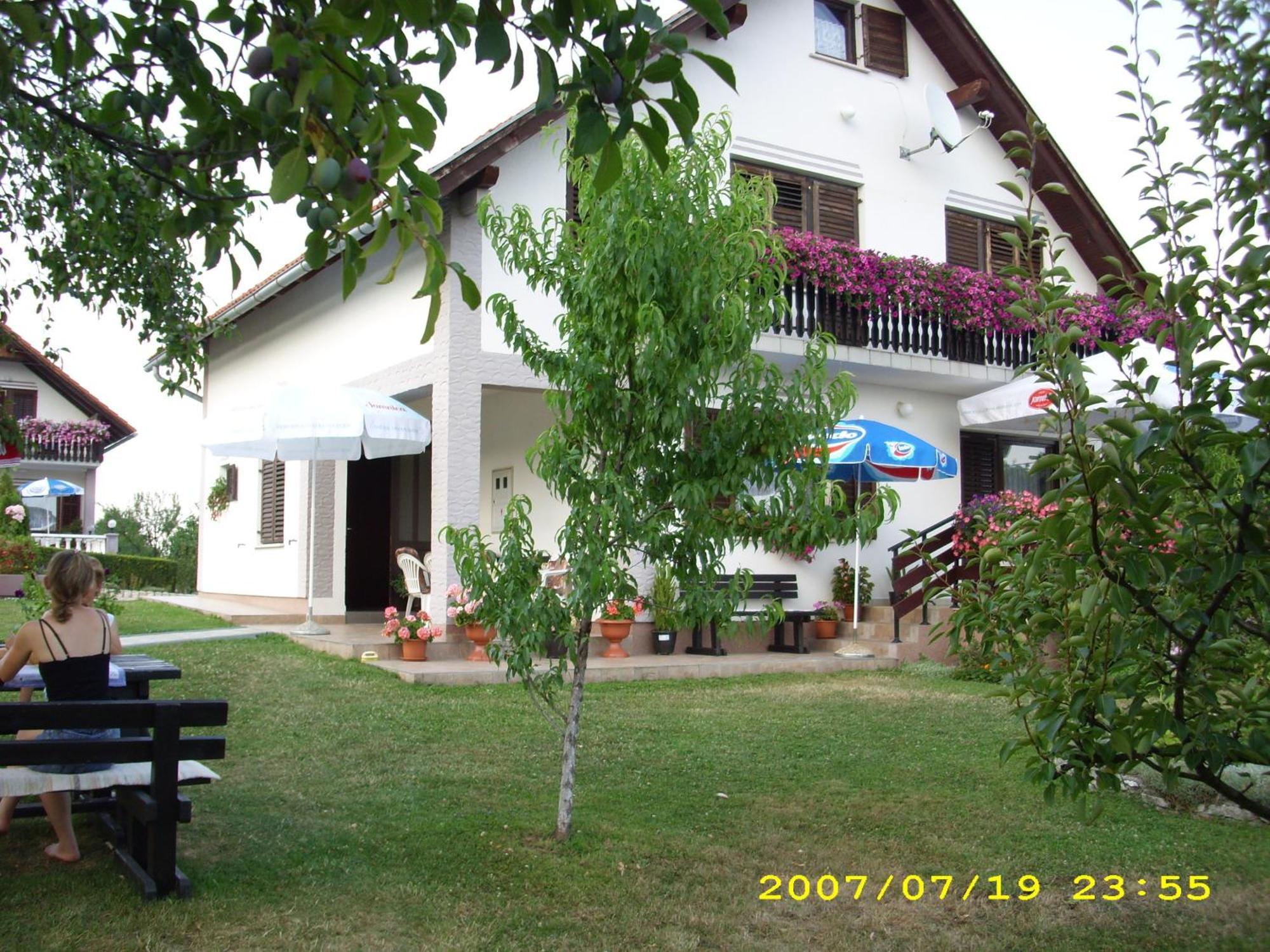 Guest House Adrijana Selište Drežničko Zewnętrze zdjęcie