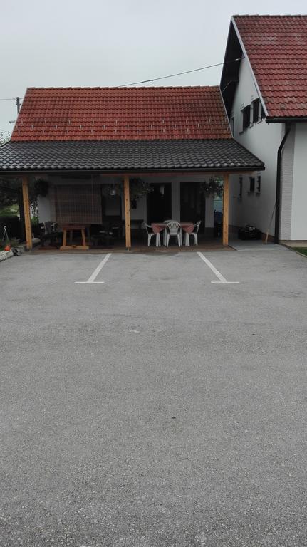 Guest House Adrijana Selište Drežničko Zewnętrze zdjęcie